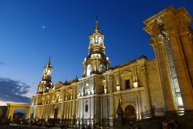 【秘魯】 “白城” Arequipa 阿雷基帕: 以白色火山石建造的世界遺產古城 - Travel with Winny