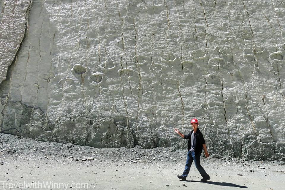 Giant footprints, Dinosaur footprints, walking with dinosaurs