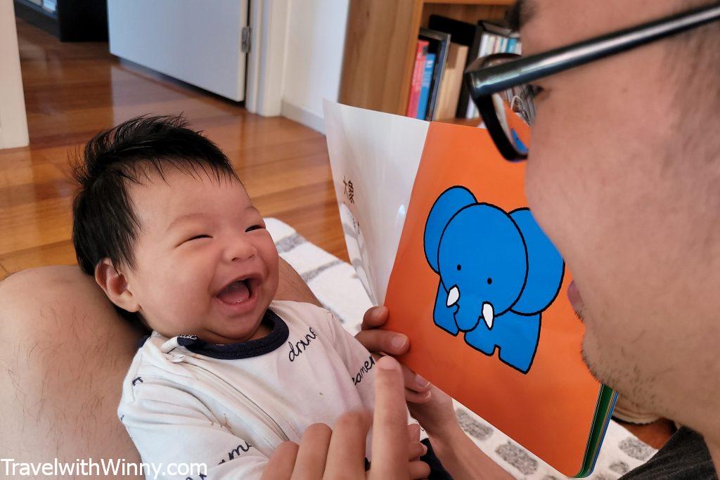 親子共讀 reading with baby