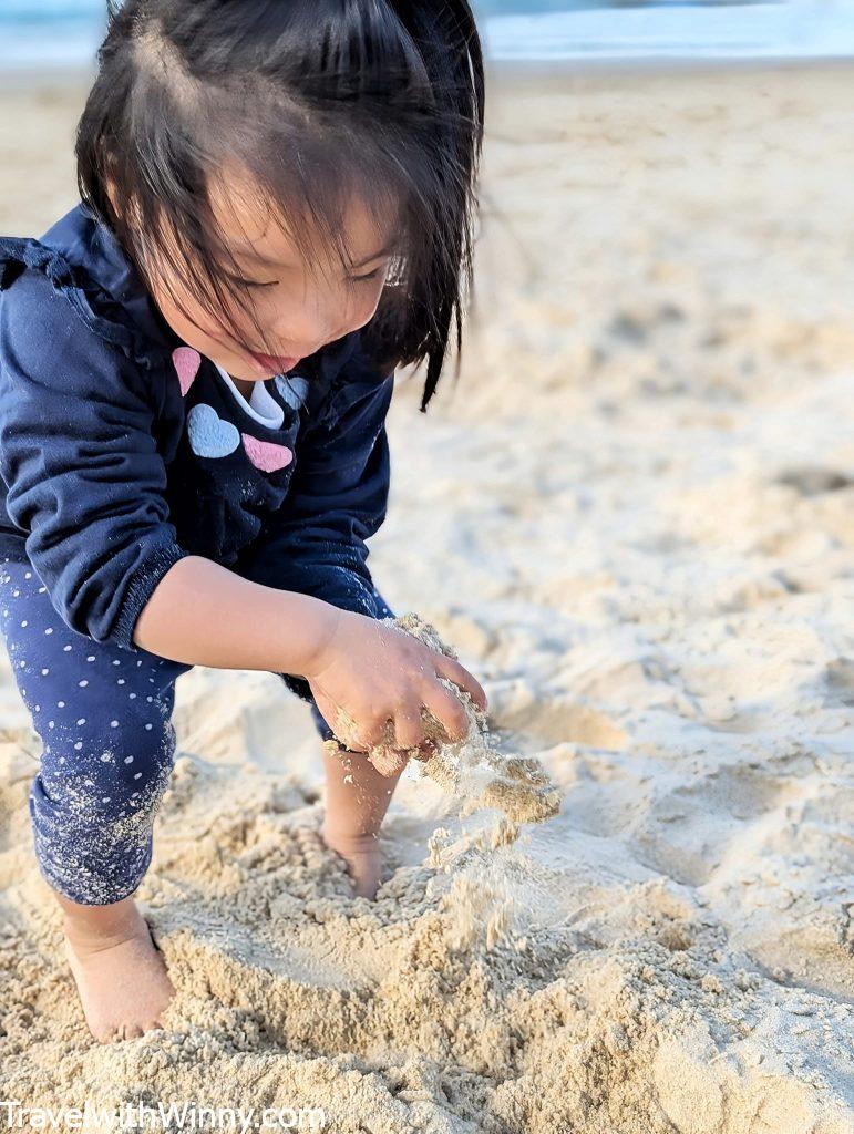 playing sand 玩沙