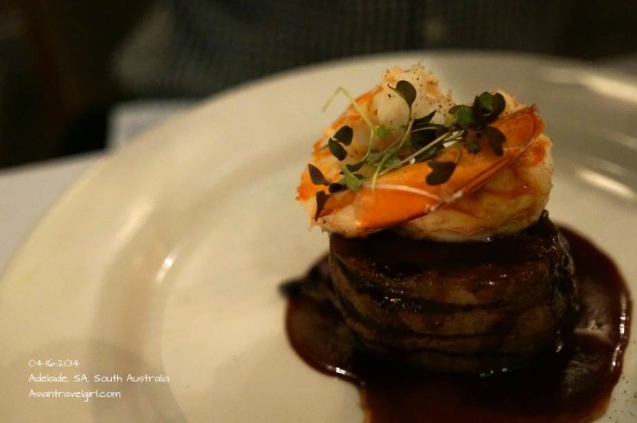 Rib eye and shrimps 