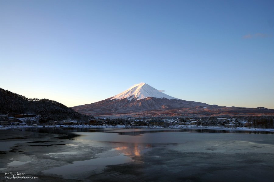 Mirror reflection of Mt. Fuji 富士山 日出 逆富士